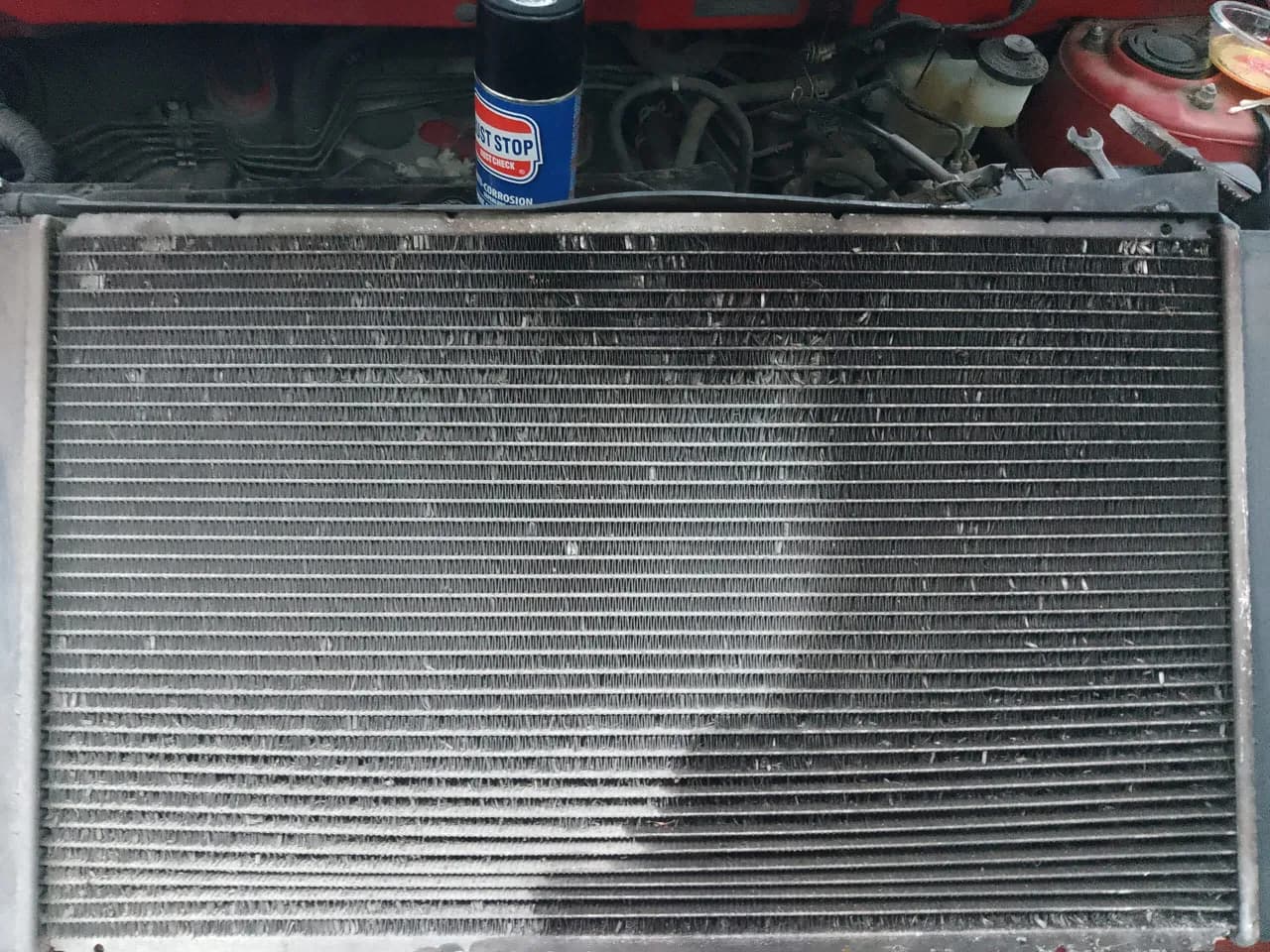 Wymiana chłodnicy klimatyzacji: Ile kosztuje i jak nie przepłacić?